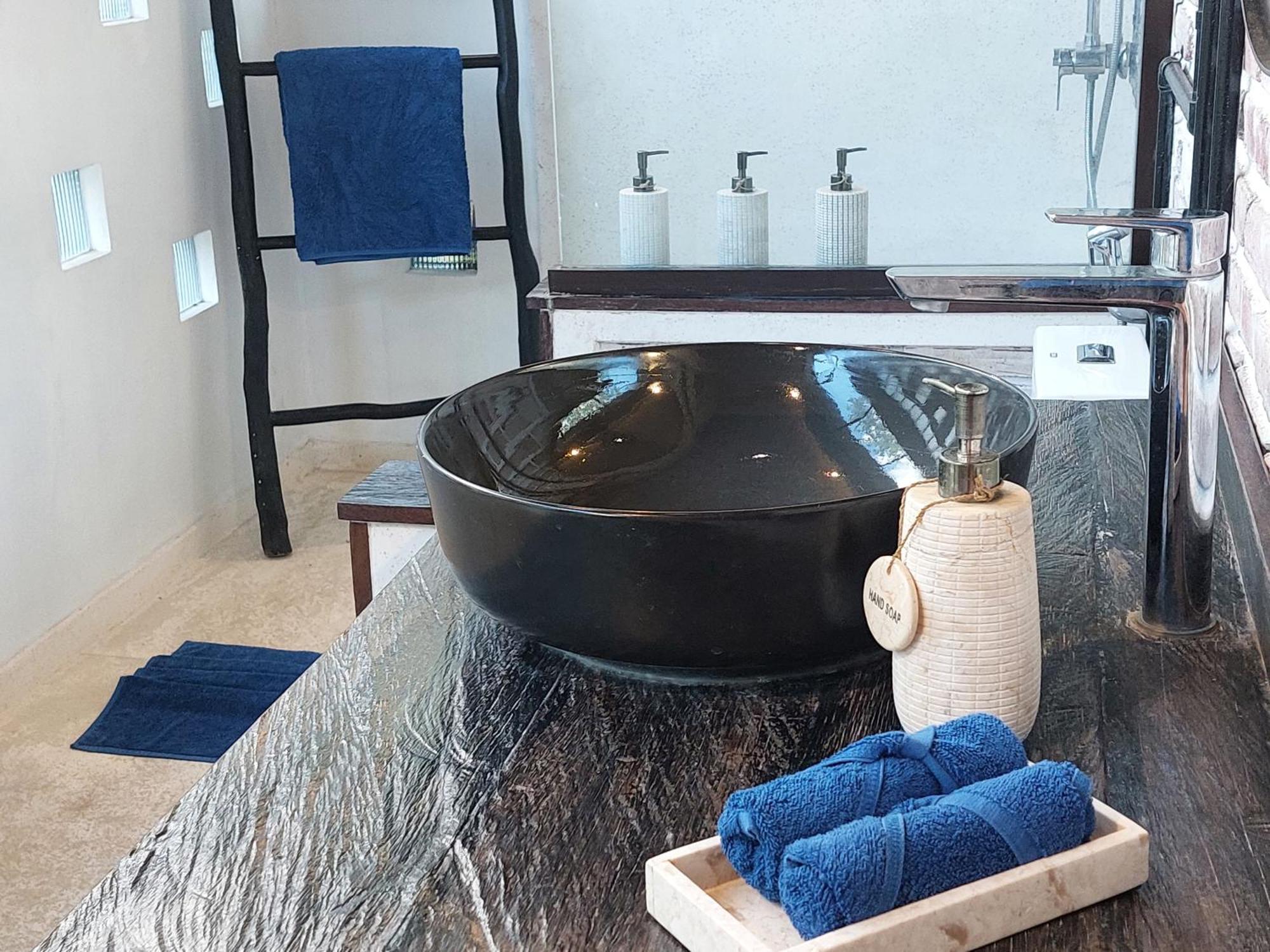 Spaces Bali Unique Boutique Hotel Munggu Room photo